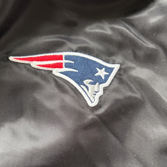 Vintage NFL Patriots Black and Red Hooded Jacket women’s Large - Picture 4 of 8